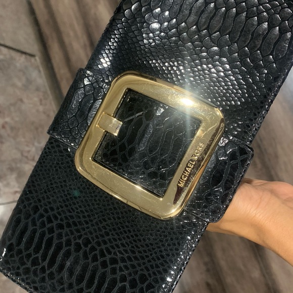 Authentic Michael Kors Clutch in mint condition - Picture 6 of 8